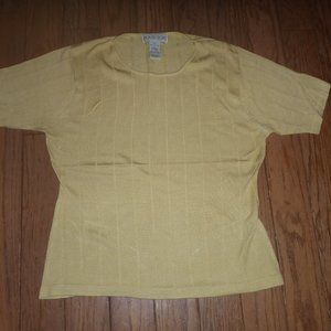 Woman's 100% Silk Short Sleeved Knit Top